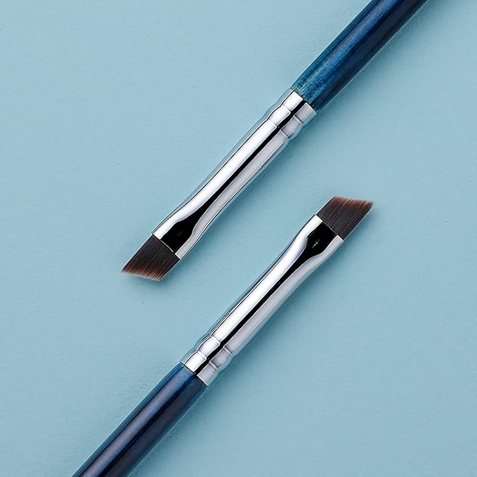 Eyeliner Brush Fine Angled - PRO Precision Gel Eye Liner Makeup Brush -Ultra Thin Slanted Flat Angle - Premium Cruelty Free Synthetic Bristles (E835 Blue)