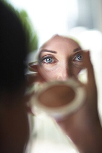 La Bella Donna Compressed Mineral Foundation - Face Powder Makeup Natural Looking Glowing Skin Wrinkle Defying Mattifying Finish Contour Makeup Long Lasting Full Coverage Sun Kissed Tan (Caterina)