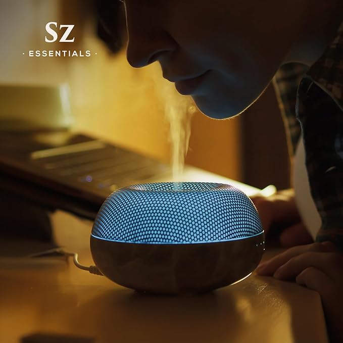 Blue Lotus Essential Oil 100% Pure, Undiluted Oil - Extracted from Nymphaea Caerulea - Rich & Sweet Scent with Fruity Overtones - Therapeutic Grade & Vegan - 0.17oz (5ml)