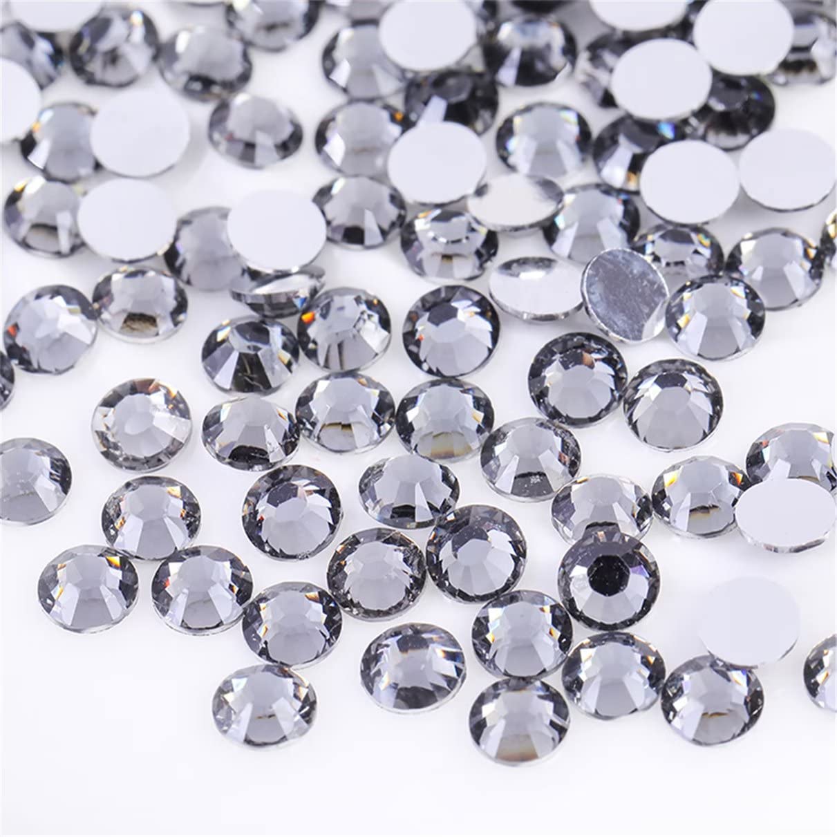 1500 Pieces SS16 4mm Flatback Rhinestones Clear Glass Round Gems Crystals for Nail Art DIY Crafts Clothes Shoes Bags （Light Grey）