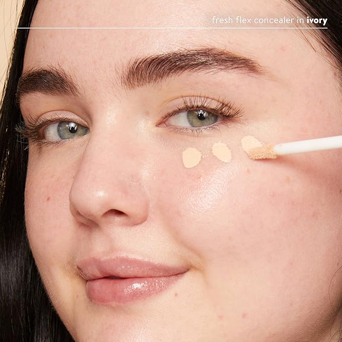 Honest Beauty Fresh Flex Concealer with Niacinamide + Vitamin E + Hyaluronic Acid | Vegan + Cruelty free | Ivory, 0.17 fl oz